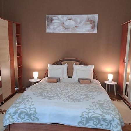 شقة Szell 3 Apartman سزومباثيلي المظهر الخارجي الصورة
