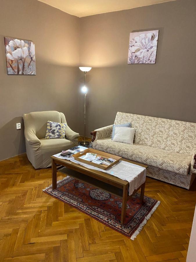 شقة Szell 3 Apartman سزومباثيلي المظهر الخارجي الصورة