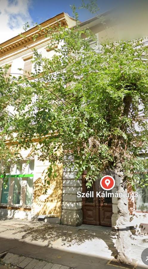شقة Szell 3 Apartman سزومباثيلي المظهر الخارجي الصورة