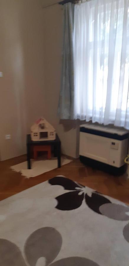 شقة Szell 3 Apartman سزومباثيلي المظهر الخارجي الصورة