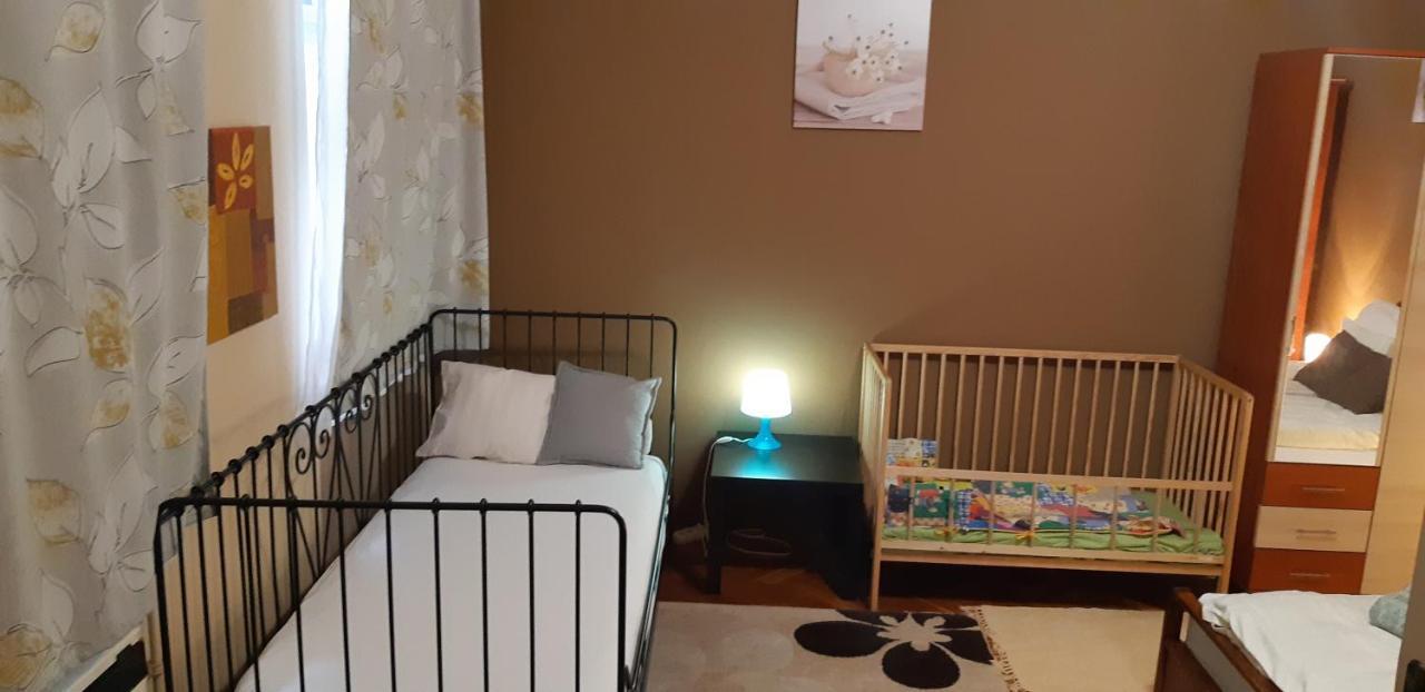 شقة Szell 3 Apartman سزومباثيلي المظهر الخارجي الصورة