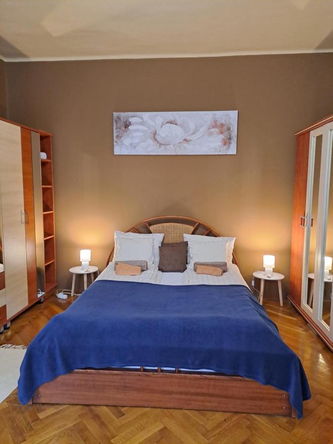 شقة Szell 3 Apartman سزومباثيلي المظهر الخارجي الصورة