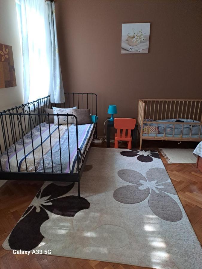 شقة Szell 3 Apartman سزومباثيلي المظهر الخارجي الصورة