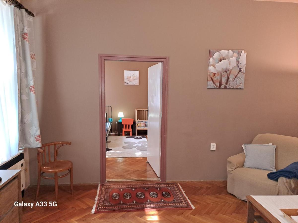 شقة Szell 3 Apartman سزومباثيلي المظهر الخارجي الصورة