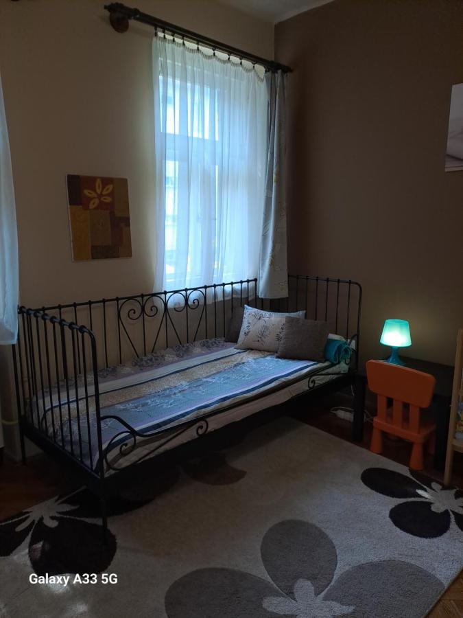 شقة Szell 3 Apartman سزومباثيلي المظهر الخارجي الصورة